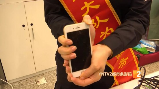 這就是真相!機場(chǎng)安檢詭異微笑是怎么回事?背后詳情始末曝光細思極恐