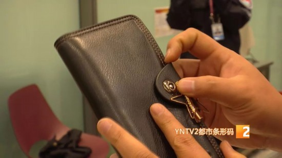 這就是真相!機場(chǎng)安檢詭異微笑是怎么回事?背后詳情始末曝光細思極恐