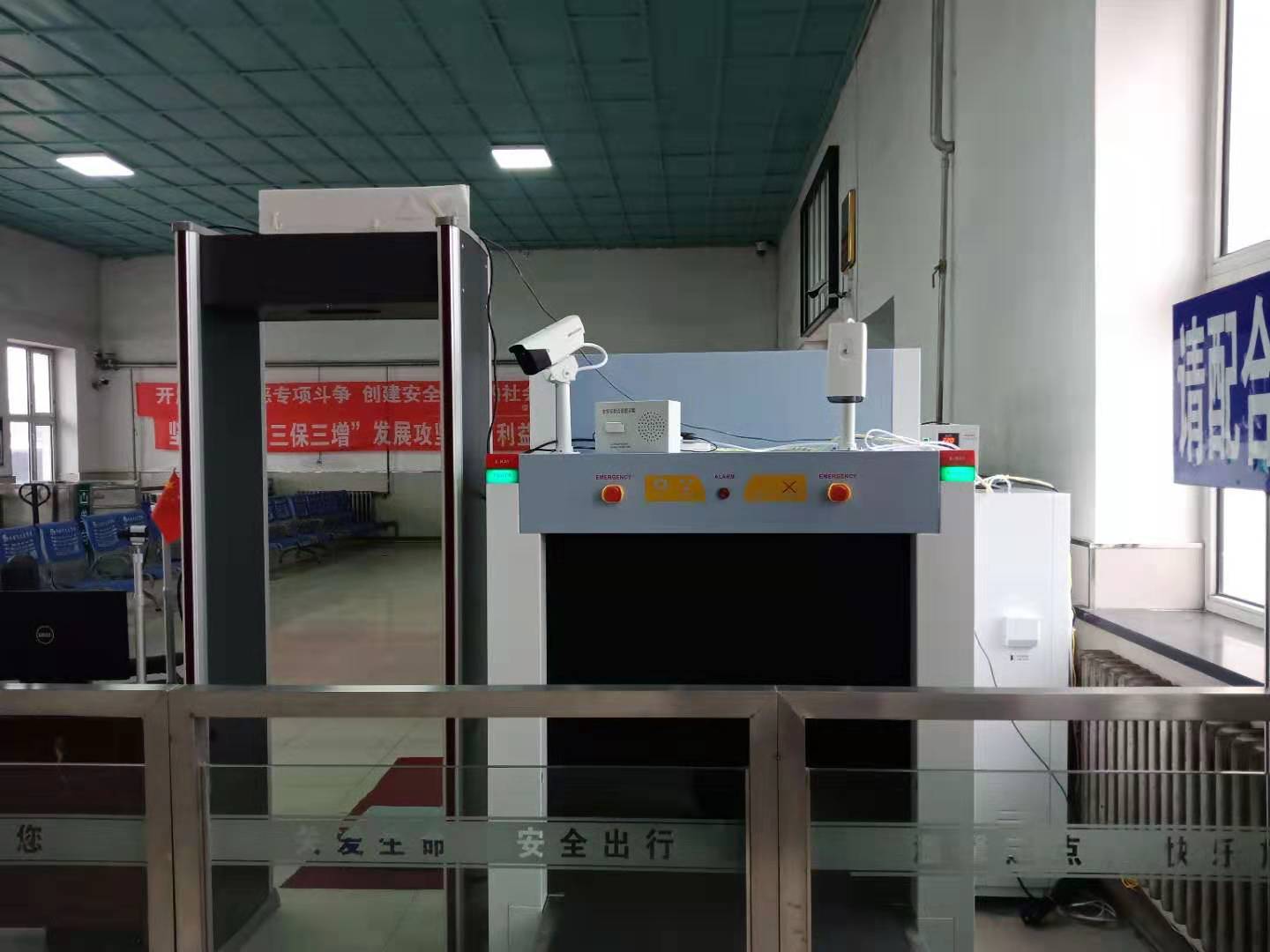 安檢機數據分析儀安裝現場(chǎng) (3).jpg